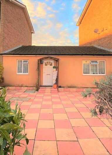 2 Bedroom Bungalow To Rent In Redcroft Road, Southall, UB1