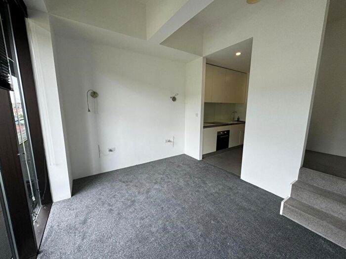 Studio To Rent In Lake Shore, Lake Shore Drive, Bristol, BS13