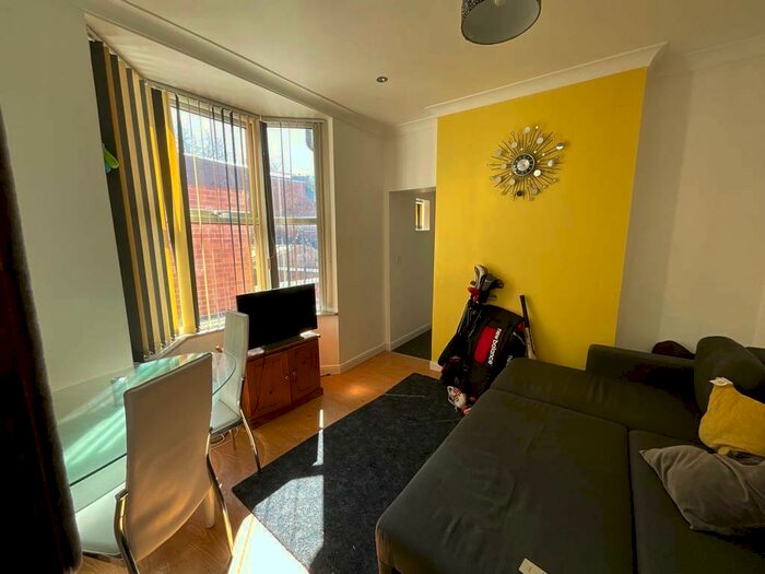 4 Bedroom Semi-Detached House To Rent In Rothesay Avenue, Nottingham, Nottinghamshire, NG7