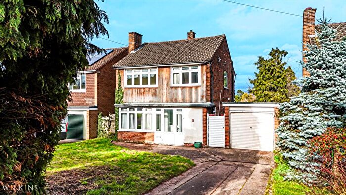 3 Bedroom Detached House For Sale In Browns Lane, Tamworth, Staffordshire, B79