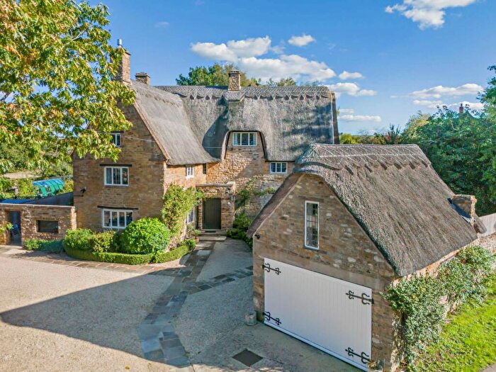 4 Bedroom Detached House For Sale In Grove End, Upper Brailes, OX15