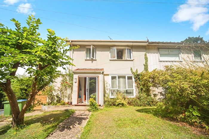 3 Bedroom Semi Detached House For Sale In Rosyth Road, Southampton, Hampshire, SO18