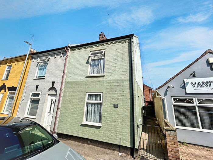 2 Bedroom End Of Terrace House For Sale In Beach Road, Gorleston, NR31