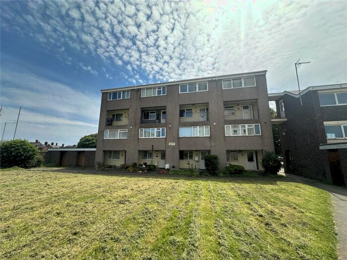 2 Bedroom Flat To Rent In St. Peters Street, Lowestoft, Suffolk, NR32