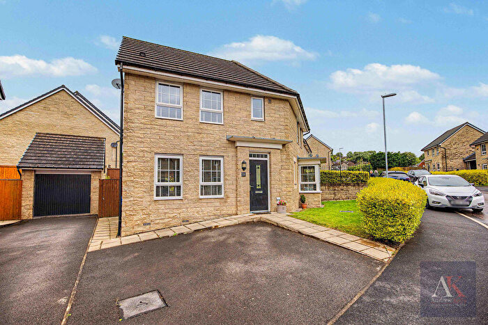 3 Bedroom Detached House For Sale In Shopwood Way, Littleborough, OL15