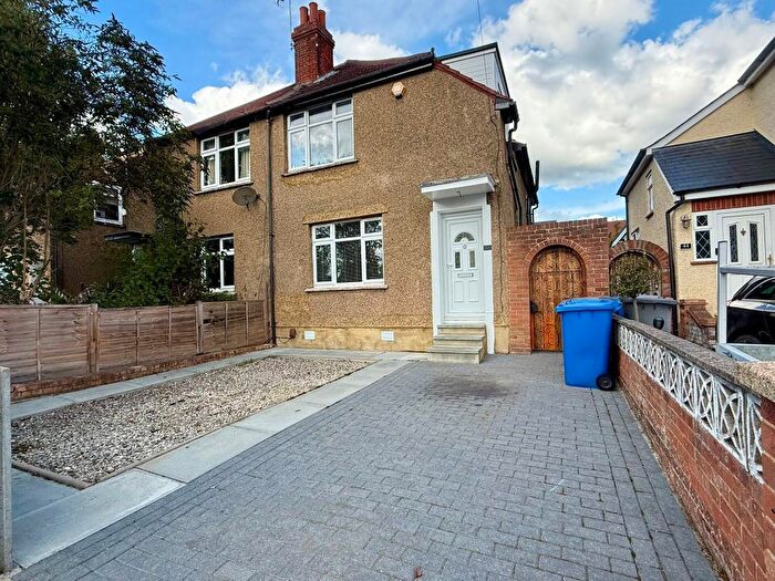 3 Bedroom Link Detached House To Rent In Blackamoor Lane, Maidenhead, SL6