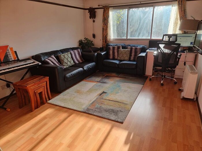 2 Bedroom Flat To Rent In Cranston Close, Hounslow, TW3