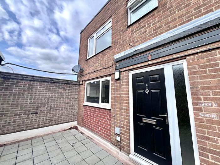 3 Bedroom Flat To Rent In Park Farm Drive, Allestree, Derby, DE22