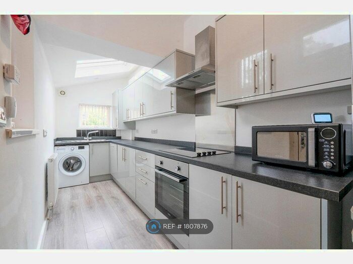 4 Bedroom Terraced House To Rent In Priestley Street, Sheffield, S2