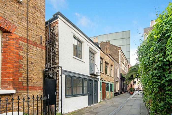 2 Bedroom Flat For Sale In Sylvester Path, London Fields, E8