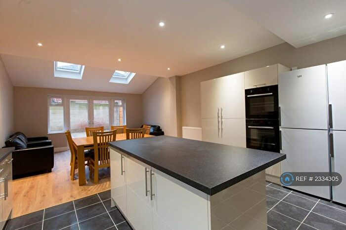 6 Bedroom Semi-Detached House To Rent In Coventry Road, Southampton, SO15