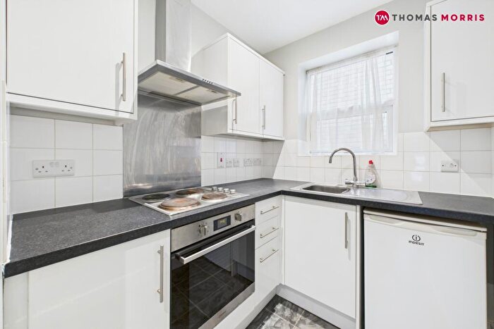 1 Bedroom Maisonette To Rent In Church Street, Biggleswade, Bedfordshire, SG18