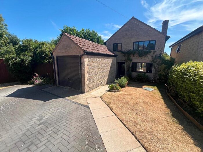 3 Bedroom Detached House For Sale In Clipstone Court, Rothwell, NN14