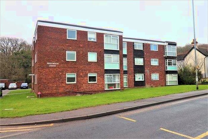2 Bedroom Flat To Rent In Rayleigh Road, Benfleet, Benfleet, SS7