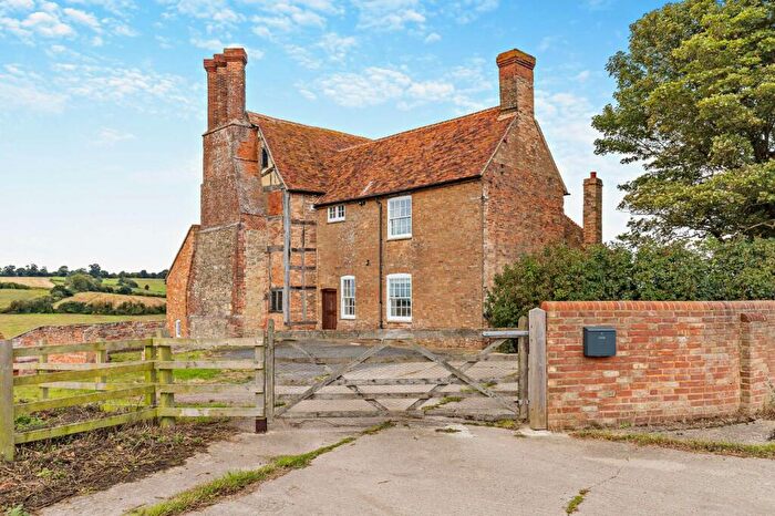 5 Bedroom Detached House To Rent In Thame Road, Brill, Aylesbury, Buckinghamshire, HP18