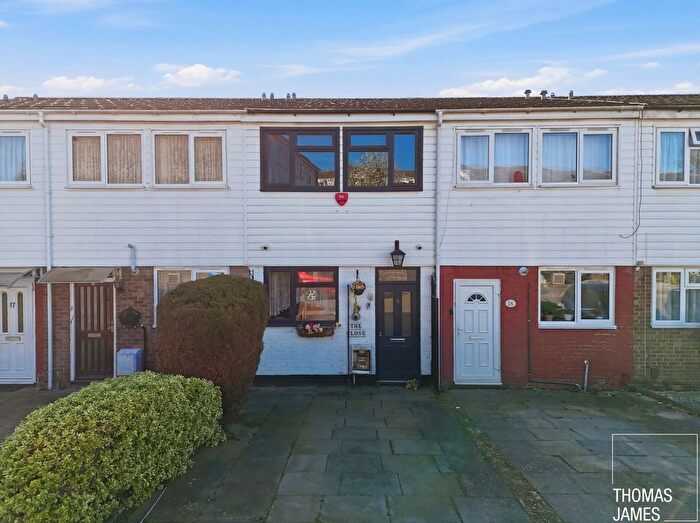 3 Bedroom Terraced House For Sale In Thetford Close, London, N13