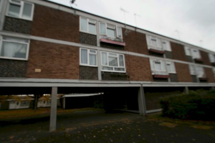 1 Bedroom Flat To Rent In Ballards Walk, Laindon, Basildon, SS15