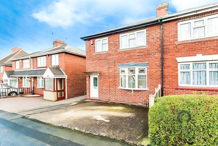 3 Bedroom Semi-Detached House To Rent In Borough Crescent, Oldbury, West Midlands, B69