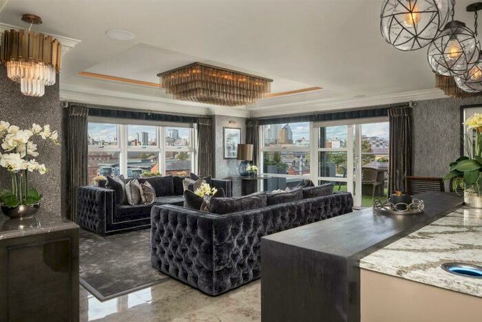 2 Bedroom Penthouse To Rent In Regents Quay, Bowman Lane, Hunslet, Leeds, LS10