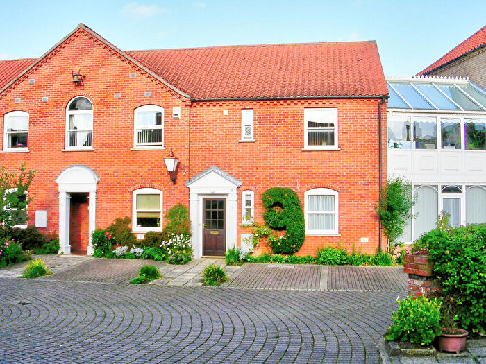 2 Bedroom Apartment To Rent In Old College Close, Beccles, NR34