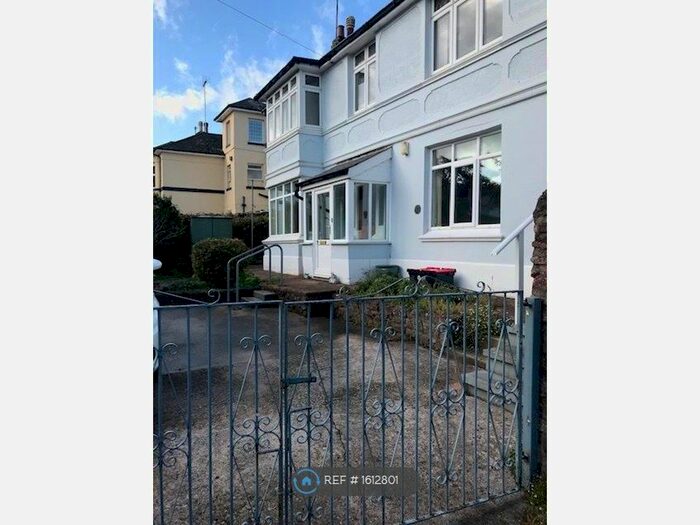 2 Bedroom Flat To Rent In Woodland Park, Paignton, TQ3