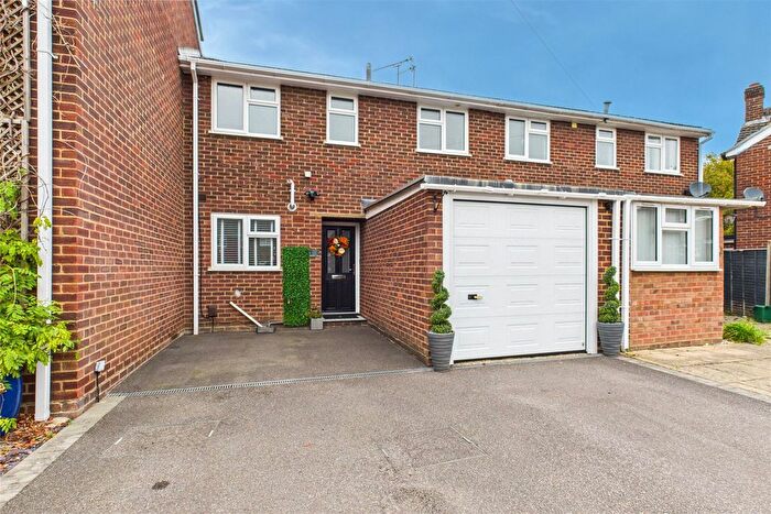 3 Bedroom Terraced House For Sale In Romsey Close, Blackwater, Camberley, Hampshire, GU17