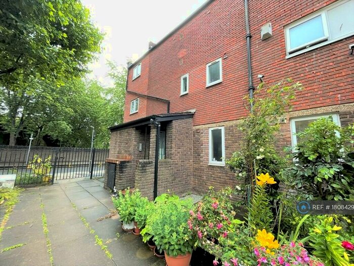 2 Bedroom Flat To Rent In Campbell Road, London, E3