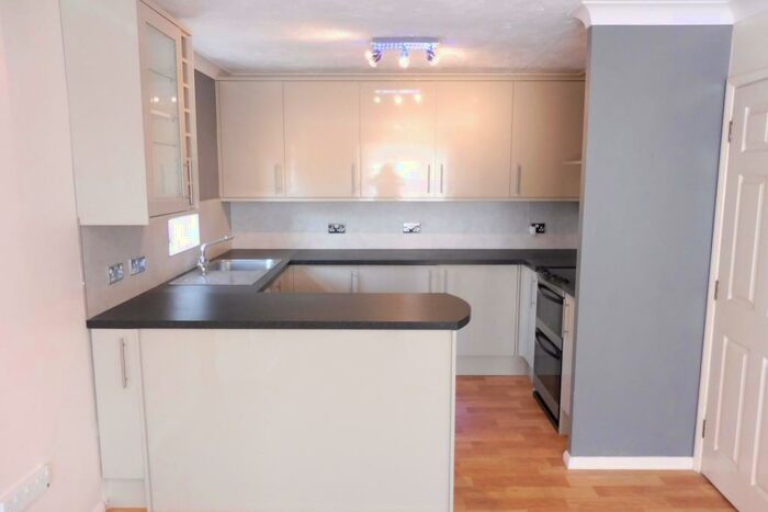 1 Bedroom Flat To Rent In Court Road, Lewes, BN7