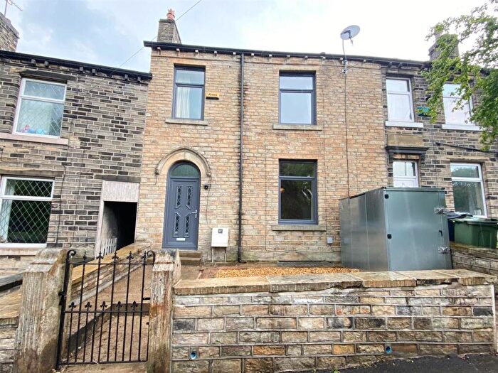 3 Bedroom Terraced House For Sale In Tunnacliffe Road, Huddersfield, HD4