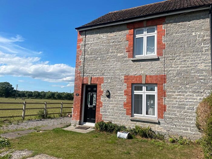 3 Bedroom Semi-Detached House To Rent In Coxbridge, Glastonbury, BA6