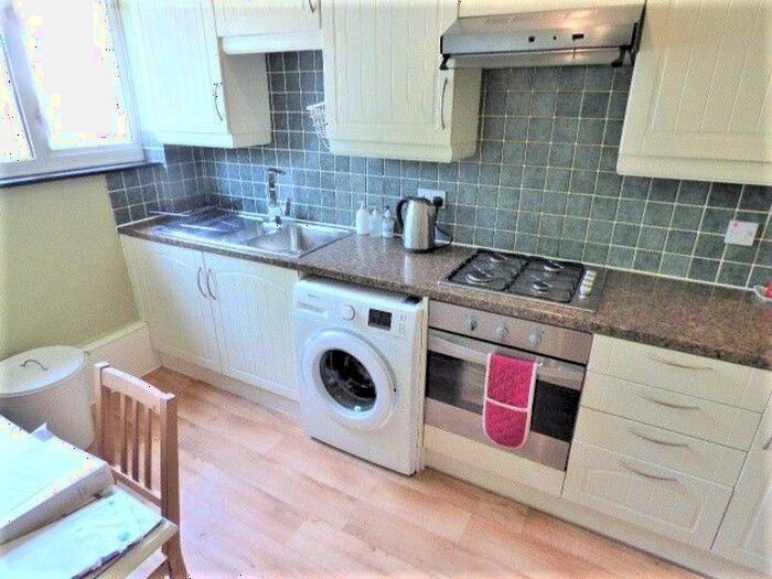 3 Bedroom Terraced House To Rent In Tredegar Road, Bow, E3