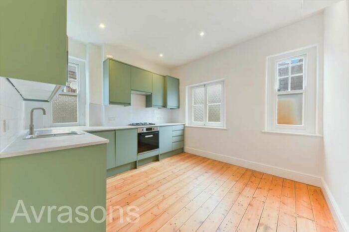 2 Bedroom Flat To Rent In Liberty Street, London, SW9