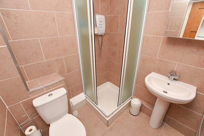 1 Bedroom Apartment For Sale In The Heys, Eastham, Wirral, CH62