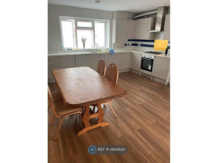 3 Bedroom Maisonette To Rent In Exeter, Exeter, EX4