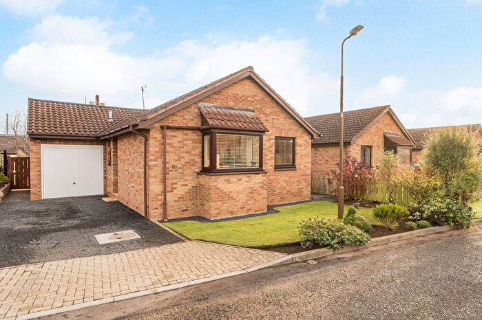 2 Bedroom Detached Bungalow For Sale In Kirk Park, Dunbar, EH42