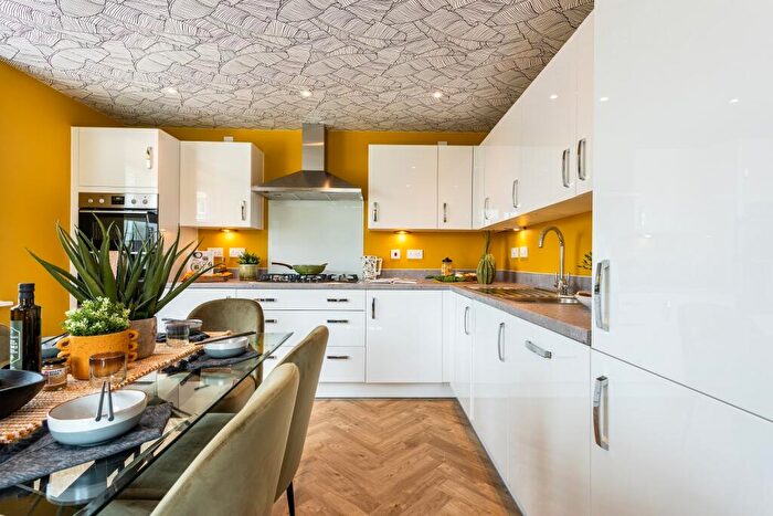 4 Bedroom Detached House For Sale In Hampton Beach Waterhouse Way Hampton Centre Peterborough, PE7