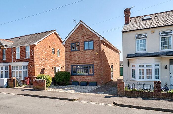 3 Bedroom Detached House For Sale In Blundells Road, Tilehurst, Reading, RG30