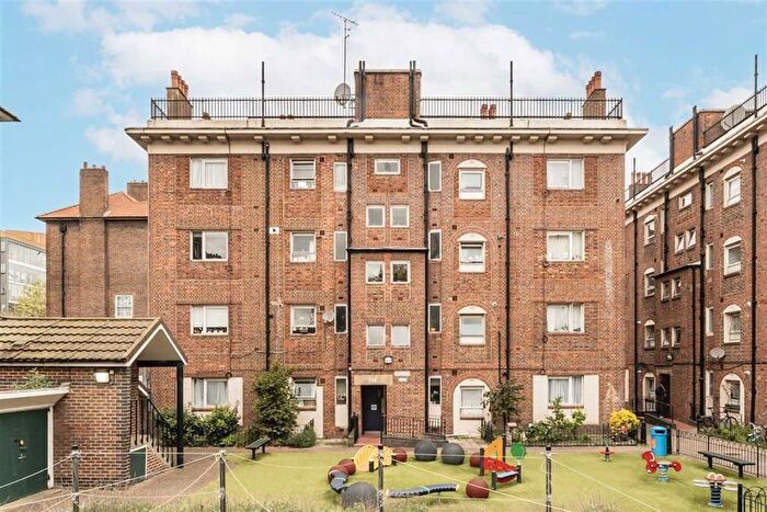 3 Bedroom Flat For Sale In Avondale Square, Bermondsey, SE1