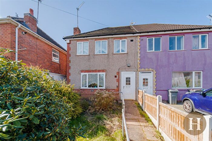 3 Bedroom Semi Detached House For Sale In Lunt Grove, Quinton, Birmingham, B32