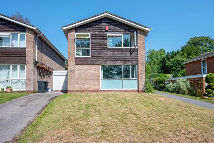 4 Bedroom Detached House For Sale In Greville Drive, Birmingham, B15