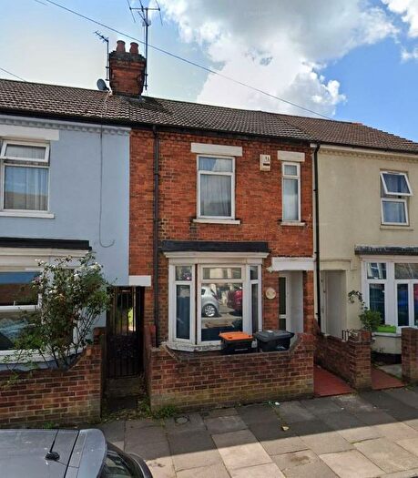3 Bedroom Terraced House To Rent In Eastville Road, Bedford, MK42
