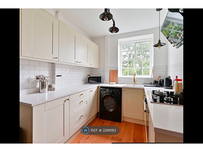 2 Bedroom Flat To Rent In Albemarle, London, SW19