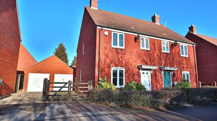 3 Bedroom Semi Detached House For Sale In Nightingale Way, Walton Cardiff, Tewkesbury, GL20