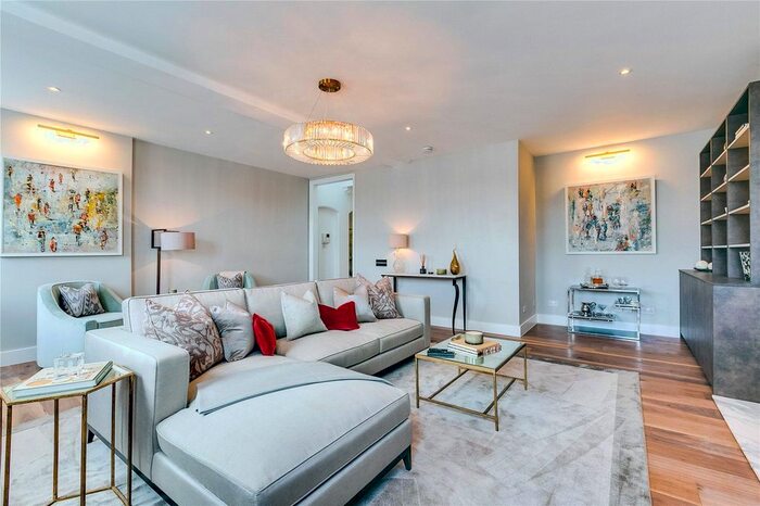 3 Bedroom Flat To Rent In Queen's Gate Terrace, South Kensington, SW7