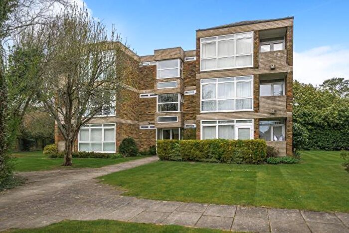 1 Bedroom Apartment For Sale In Seymour House, High Wycombe, HP12
