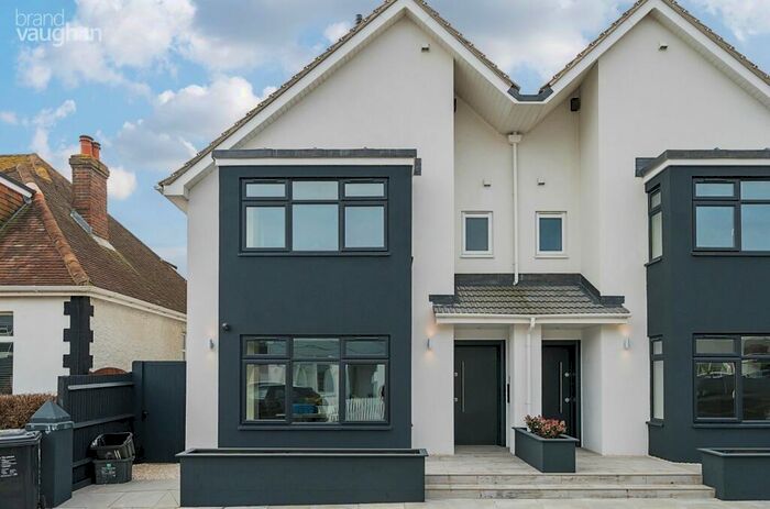 5 Bedroom Semi-Detached House To Rent In Hove, East Sussex, BN3