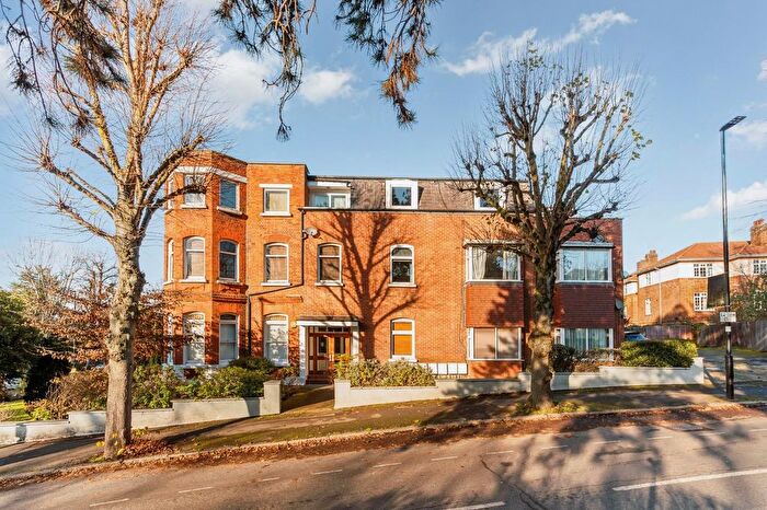 2 Bedroom Flat For Sale In Montpelier Road, London, W5