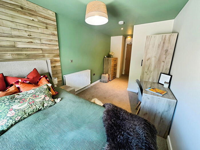 1 Bedroom House Of Multiple Occupation To Rent In Savernake Street, Swindon, Wiltshire, SN1