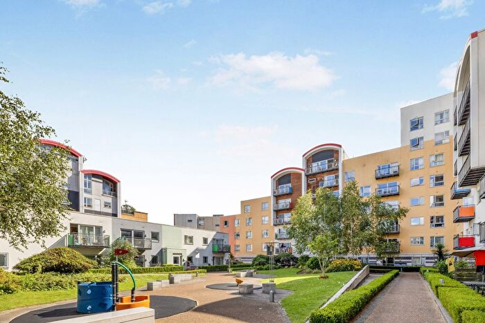4 Bedroom Flat To Rent In Teal Street, London, SE10