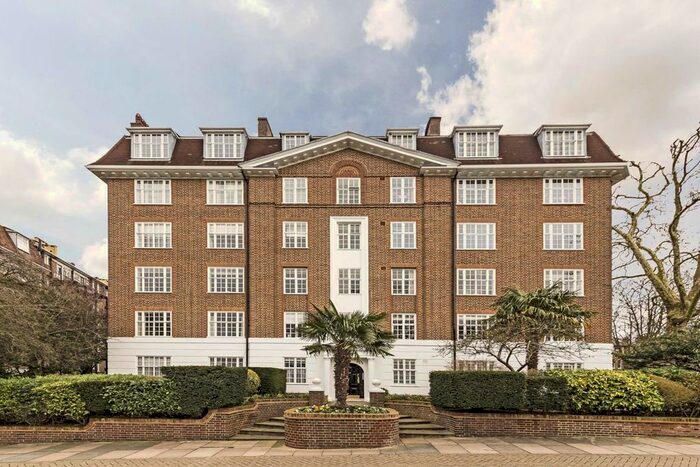 4 Bedroom Flat To Rent In Richmond Hill, Richmond, TW10